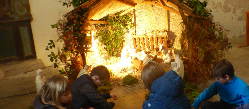De la crèche au spectacle