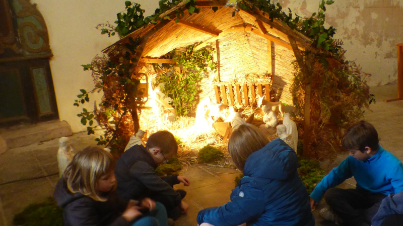 De la crèche au spectacle