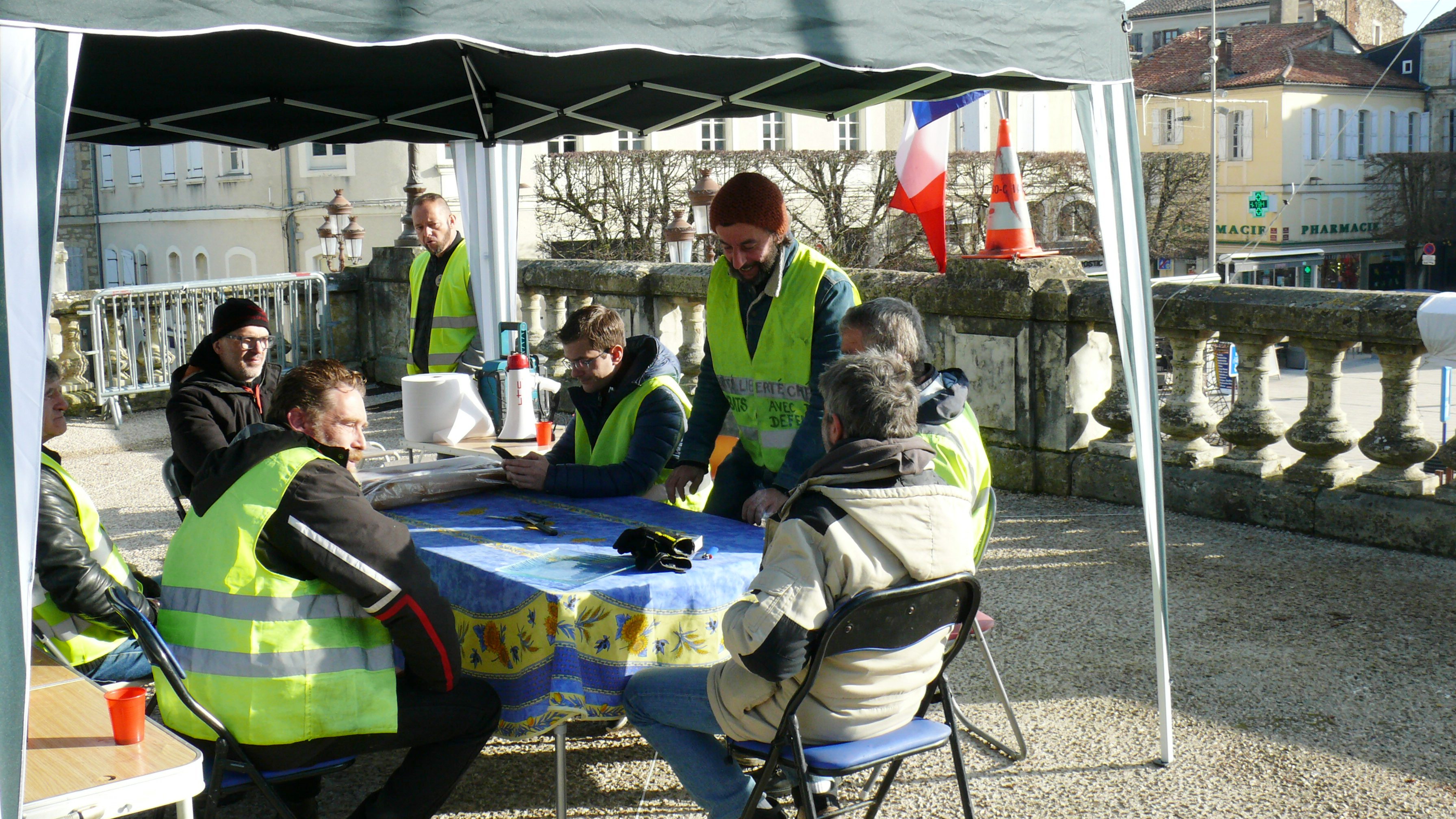 Gilets Jaunes Cest La Trêve En Attendant Lan Prochain