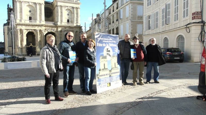 La Befana italienne va descendre les tours de la Cathédrale
