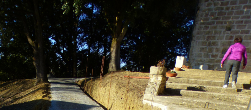 Accès à l'église et au cimetière