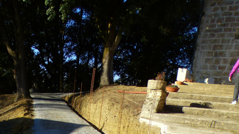 Accès à l'église et au cimetière