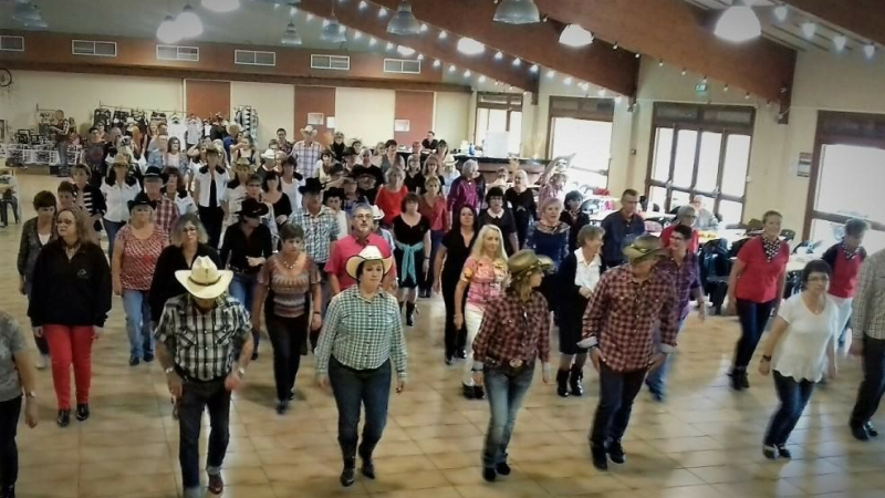 Dimanche, on danse country !