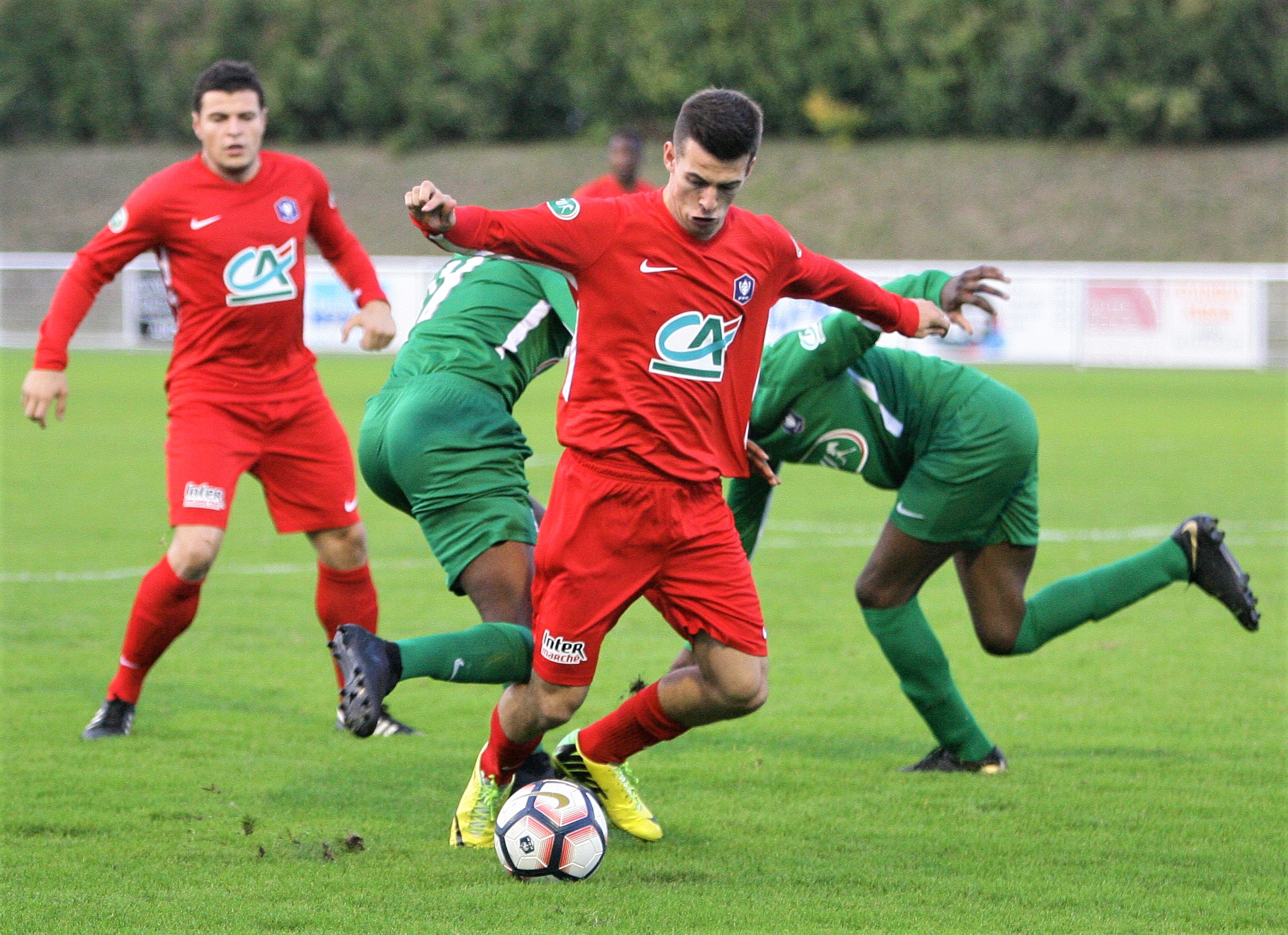L'Auscitain Gayraud, ici contre Saint-Simon en coupe, sera prêt, comme ses camarades, à repartir du bon pied.
