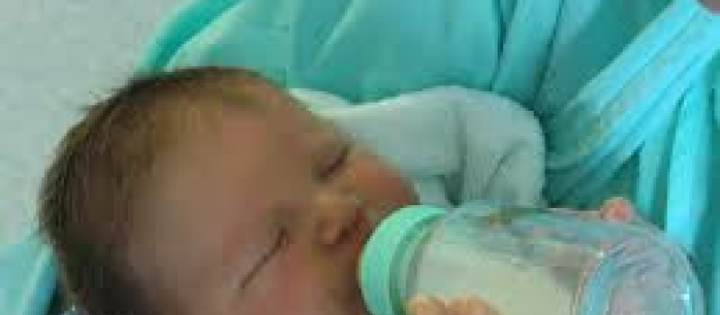 Rappel et retrait de boîtes de lait infantile et de desserts destinés aux bébés