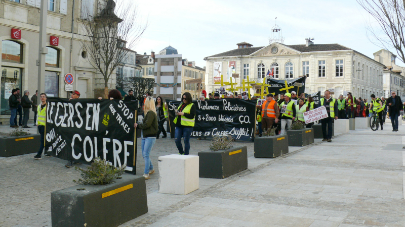 Les Gilets Jaunes ont retrouvé de la couleur avec 300 personnes qui ont défilé