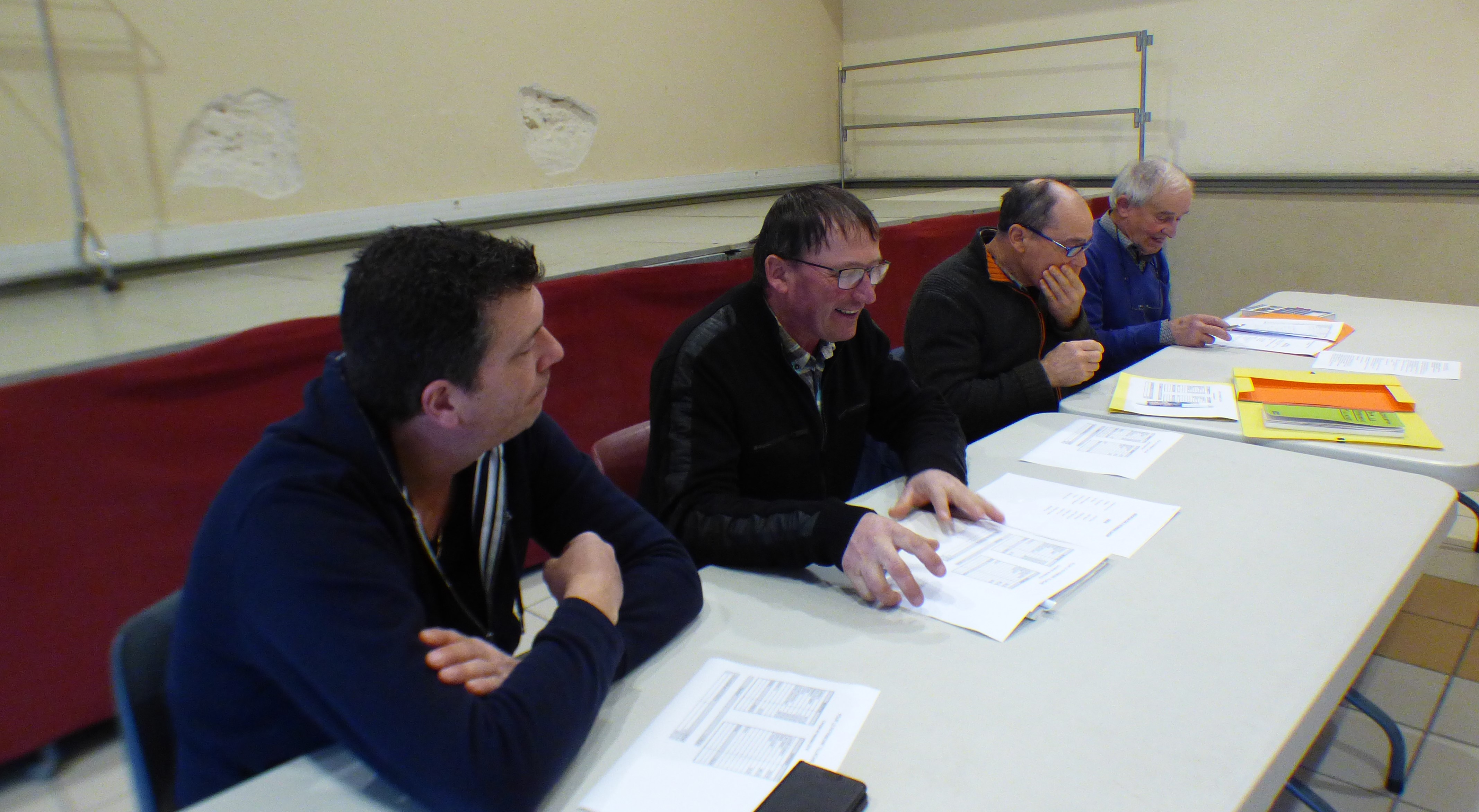 de gauche à droite le maire Alain Audirac, le président Robert Tènet, Guy Masson et Olivier Saint Jean
