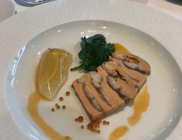 Le foie gras de canard à l'anguille fumée à la carte de Nazère la Table, à Avezan.