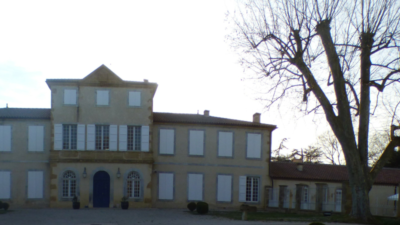La galerie de l'Âne bleu expose au châteaude Pallanne