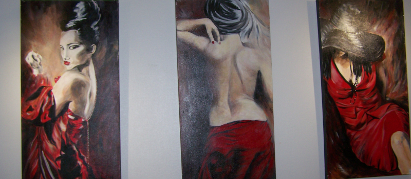 L'artiste Annie Roudet expose ses toiles aux courbes suggestives à l'Office de Tourisme