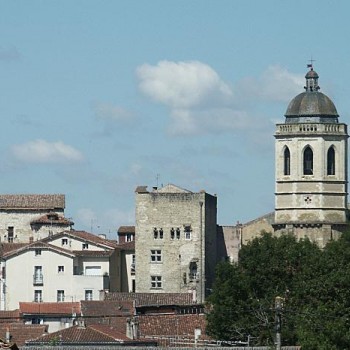 Clocher eoctogonal eglise st pierre.jpg