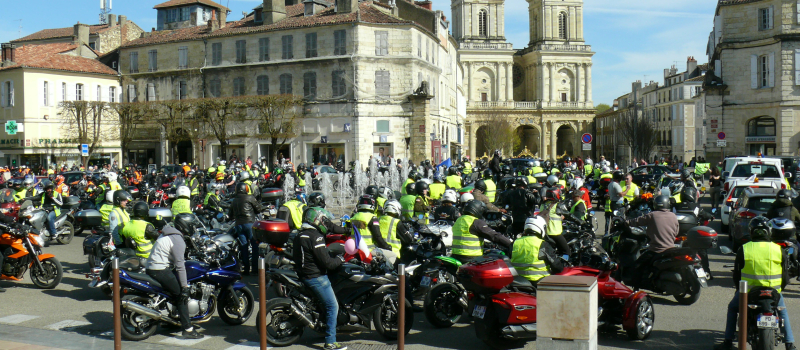 Les Gilets Jaunes ont construit leur "maison citoyenne".