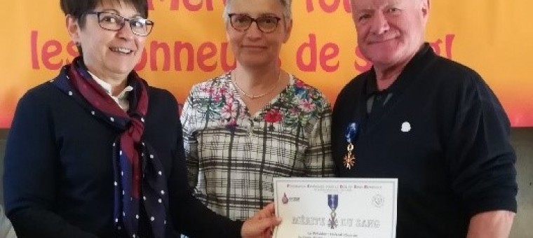 Médaillé J L  Menaspa Croix d'Officier AG 2019.jpg