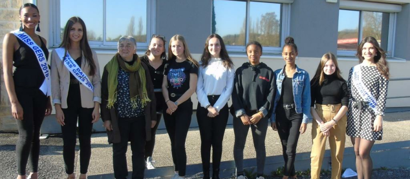 Beautiful Now ou la rencontre des Miss du Gers avec cinq jeunes filles