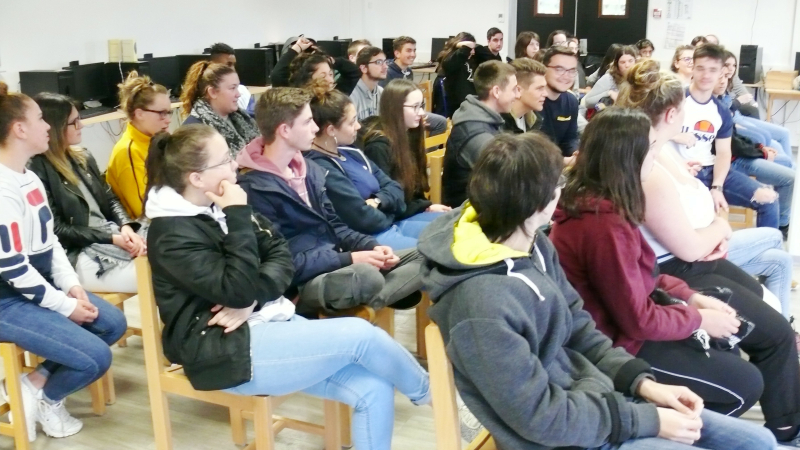 "No(s) Révolution(s)", création théâtrale des lycéens de Lavacant