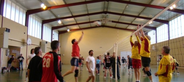 3 jeux volley-ball.jpg