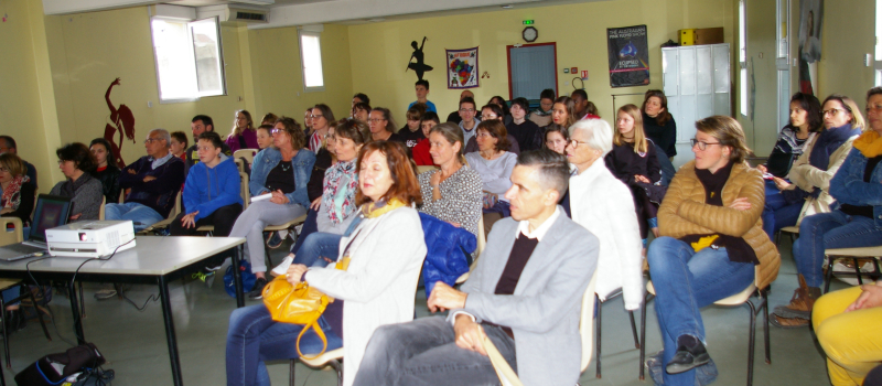 Une réunion d'information collégiale organisée au centre de loisirs