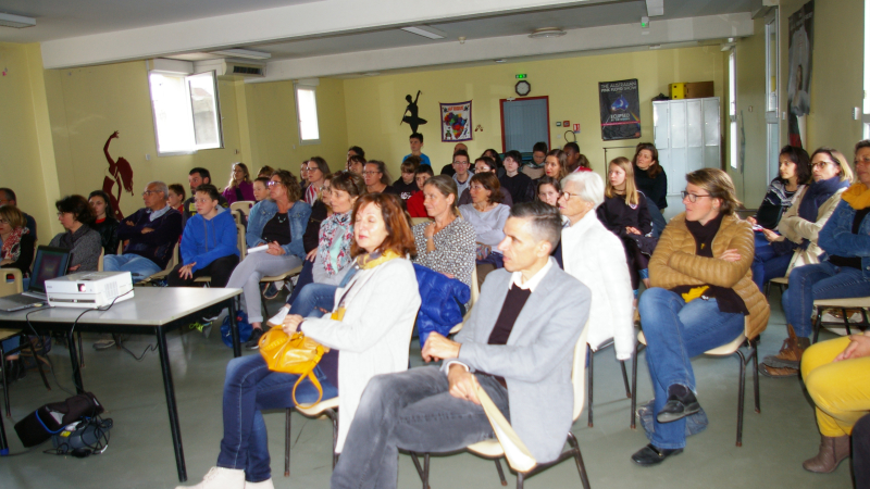 Une réunion d'information collégiale organisée au centre de loisirs