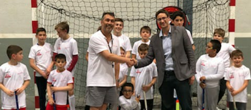 Des nouveaux maillots pour les jeunes hockeyeurs