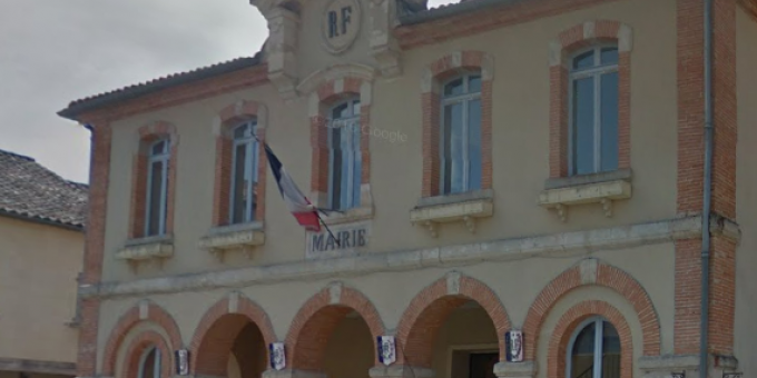 Mairie Castelnau d'A Street View Mai 2019.PNG