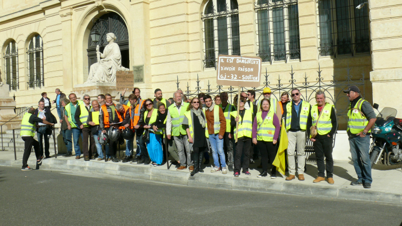 Les cinq Gilets Jaunes contestent leur assignation en justice
