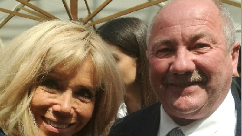 Une bouteille pour le président, des bonbons fourrés au floc pour Madame