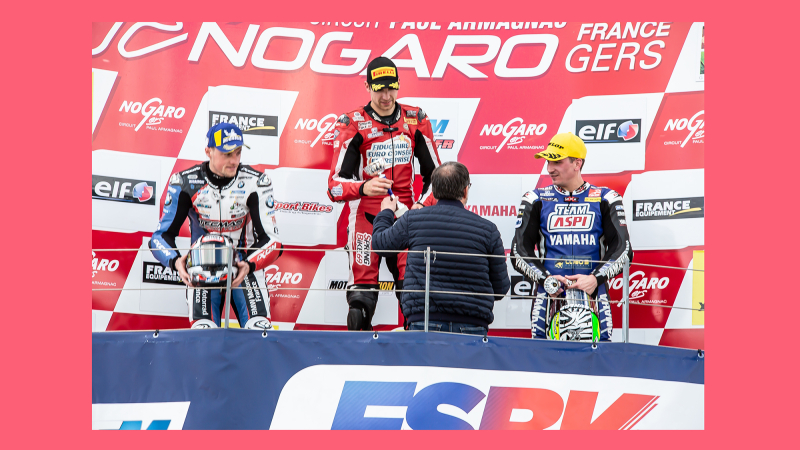 Superbes empoignades au Championnat Superbike à Nogaro  