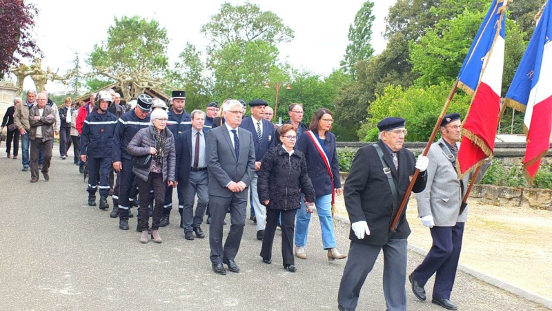 Cérémonie du 8 mai par temps maussade.