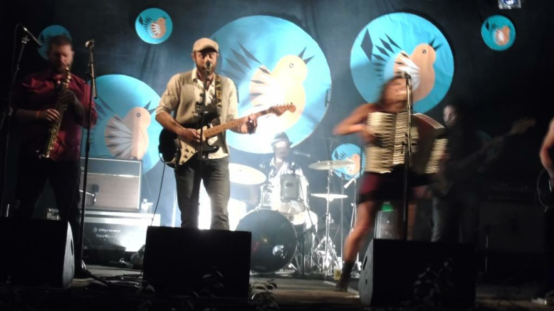Première édition du festival de la chanson française avec Les Geais Déchaînés
