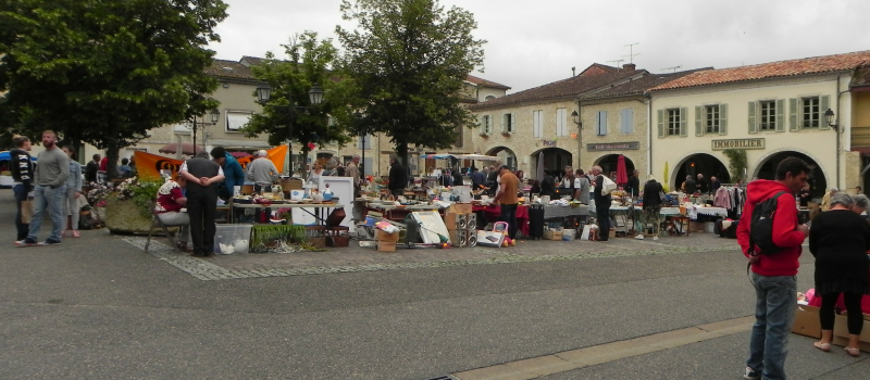 Foire à la brocante et vide grenier