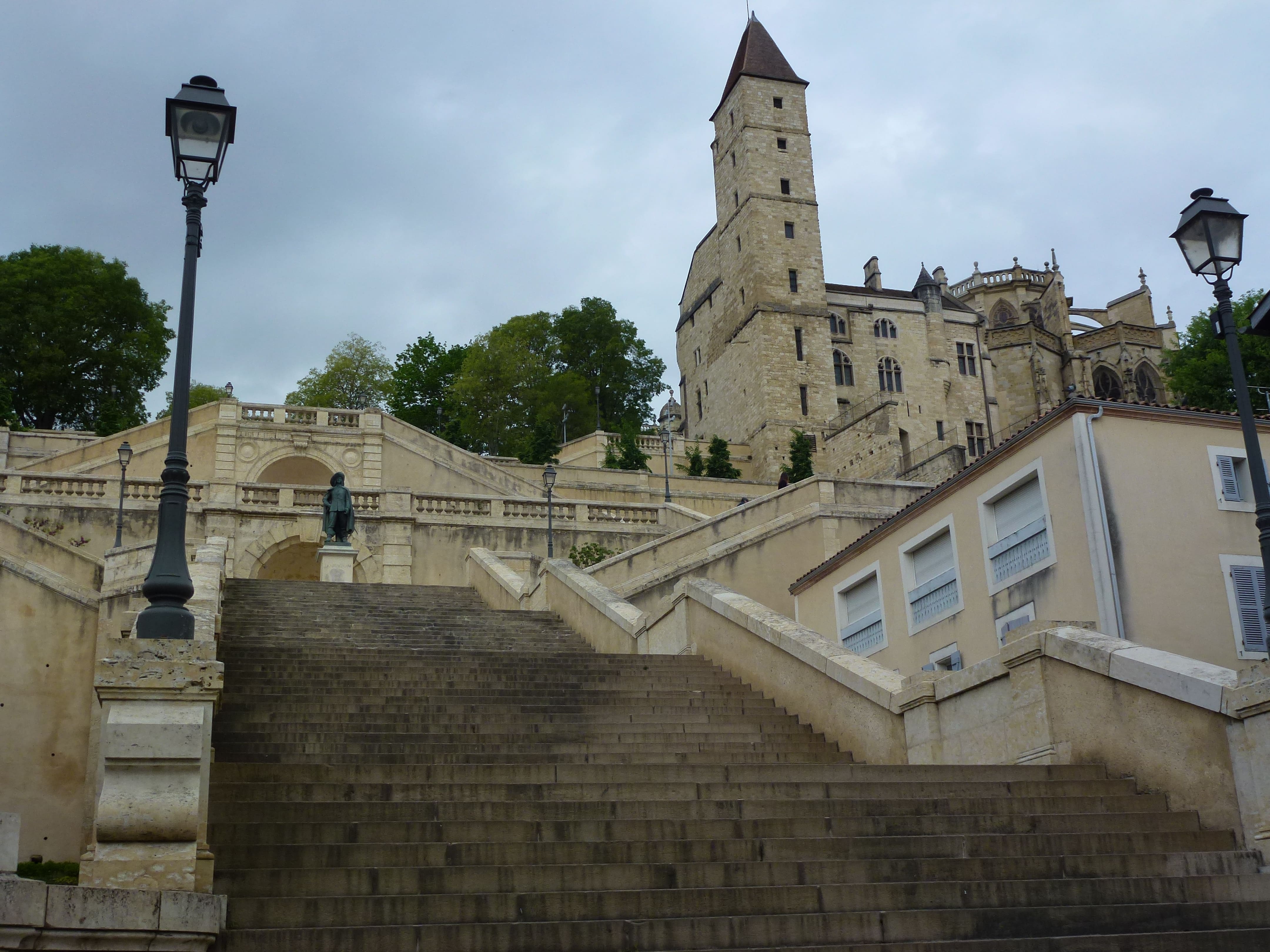 Relais sur l'escalier monumental