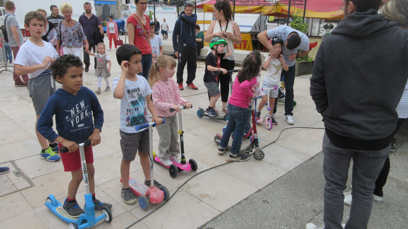 Les trottinettes en piste pour la fête locale