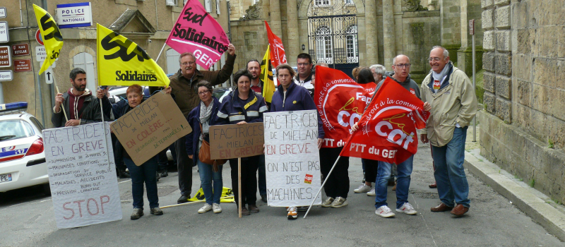 Les factrices de Miélan ont manifesté à Auch