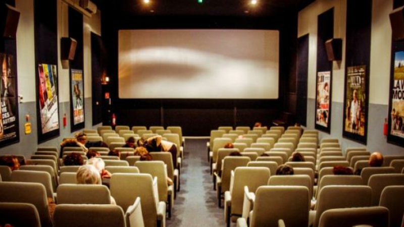 Le cinéma l'Europe, la musique, la danse, le rire, l'amitié... et le bilan de l'année à l'AG