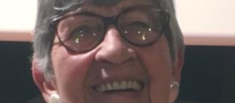 Ginette Kolinka devant les collégiens