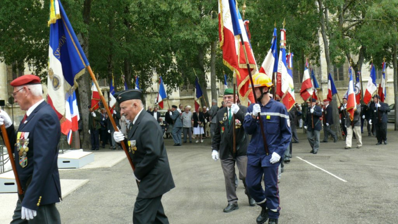 Hommage aux porte-drapeaux