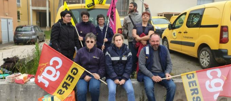 Les factrices du Centre Courrier poursuivent la grève