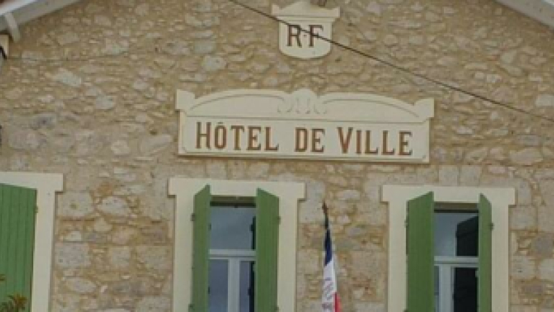 La municipalité souscrit au contrat cadre avec la Région et autres collectivités locales