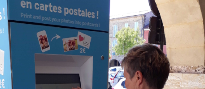 Un bureau touristique de La Poste pendant le Festival