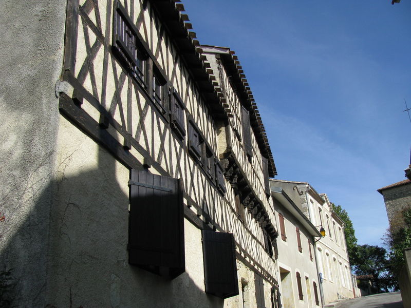 Pessan - une bien belle bâtisse toute de colombages vêtues ! - Photo Gersicotti Gersicotta