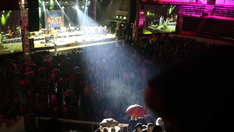 « Salsons » sous la pluie