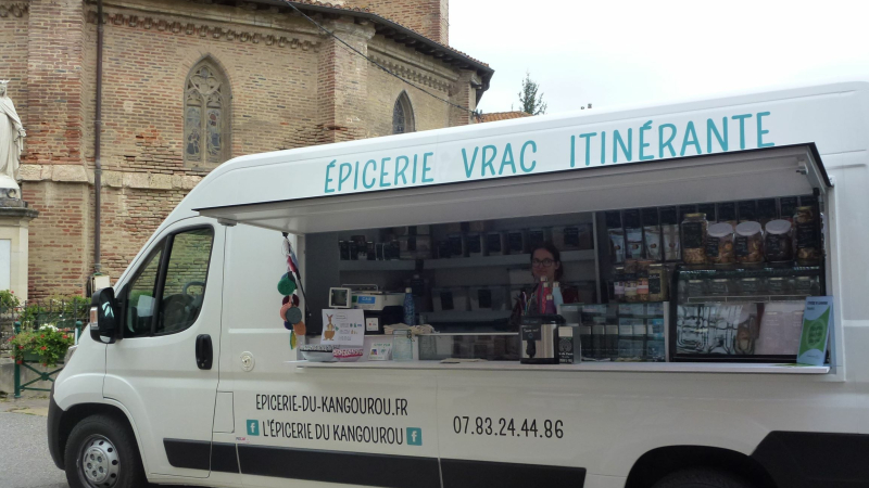 Tel le kangourou, venez avec votre poche !