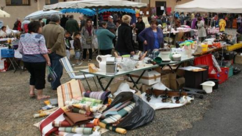 Vide grenier et concours de pétanque
