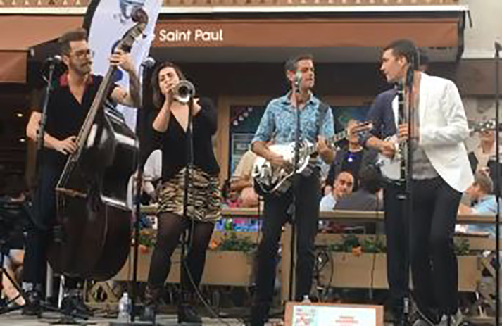 Page facebook Mama Shakers