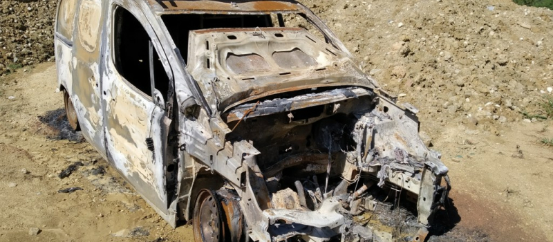 Un véhicule volé, retrouvé incendié