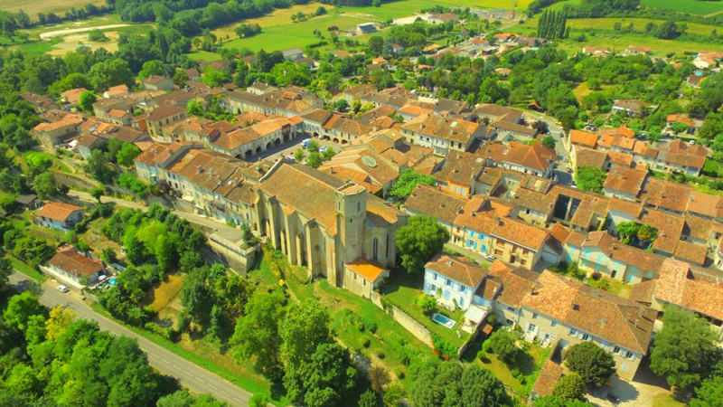 Ciel, mon village !