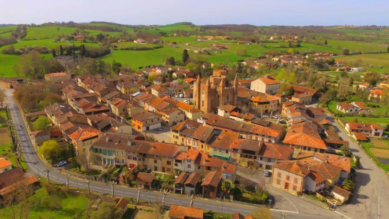 Ciel, mon village !
