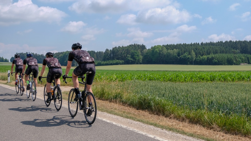 Face au constat de l'augmentation inquiétante de la mortalité des cyclistes sur les routes