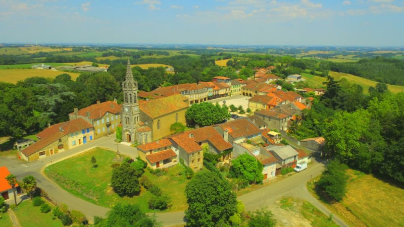 Ciel, mon village !