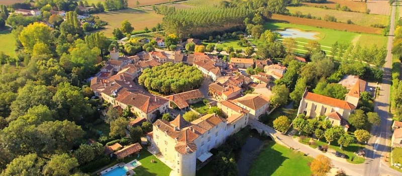 Ciel, mon village !